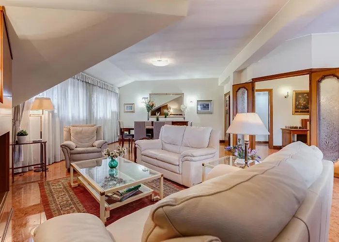 Apartment The Elegant Penthouse - Ampio Attico Con Posto Auto Rom