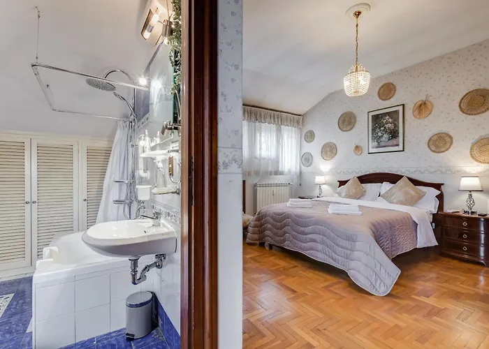 The Elegant Penthouse - Ampio Attico Con Posto Auto Rom