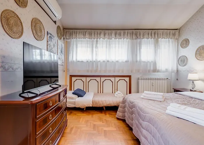 Apartment The Elegant Penthouse - Ampio Attico Con Posto Auto