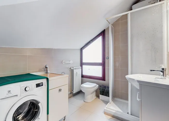 The Elegant Penthouse - Ampio Attico Con Posto Auto Apartment Rom